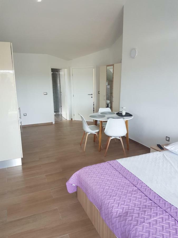 Apartmani Ivkovic Funtana Exterior foto
